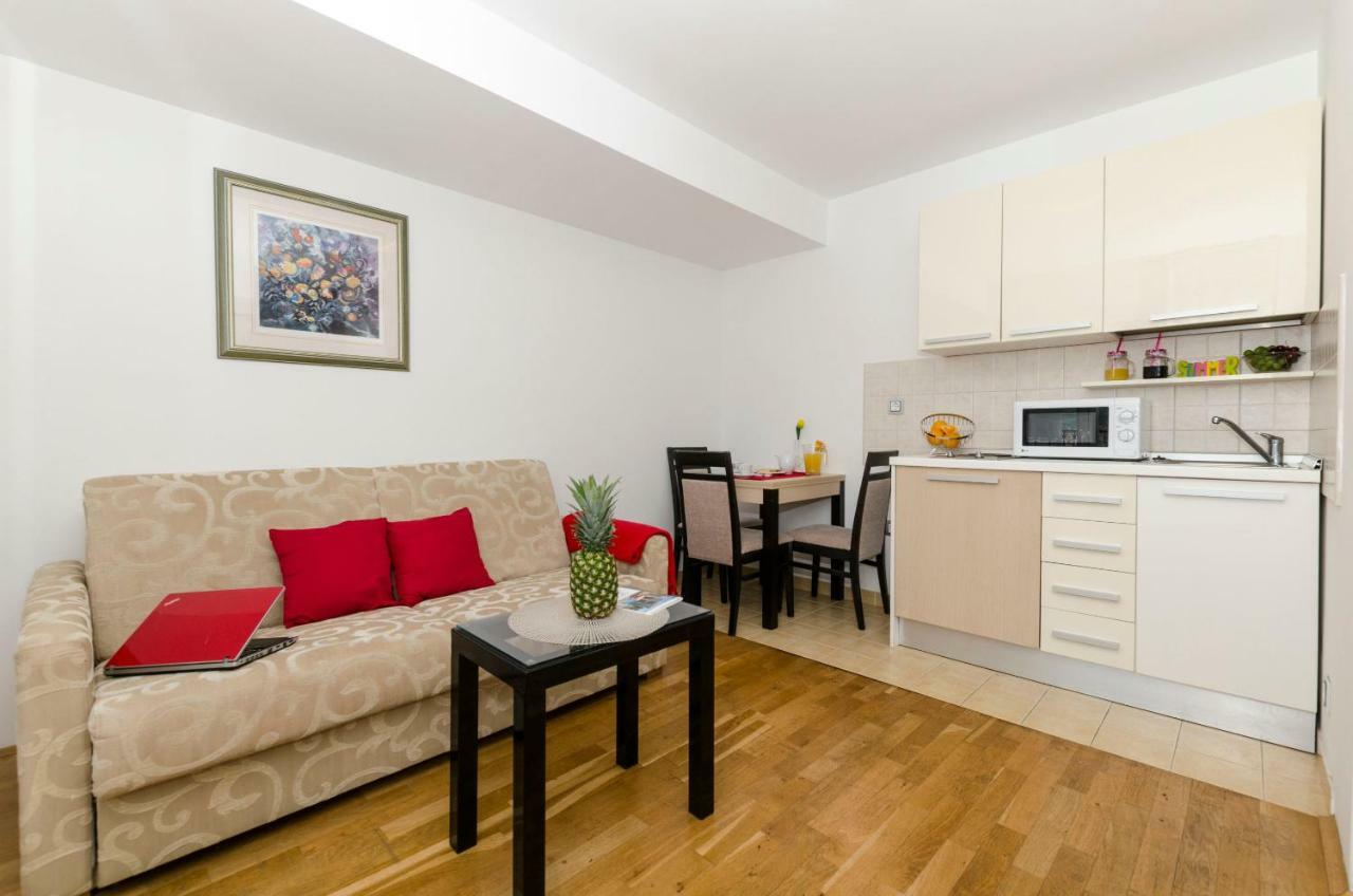 Apartments Maja Donji Okrug  Oda fotoğraf
